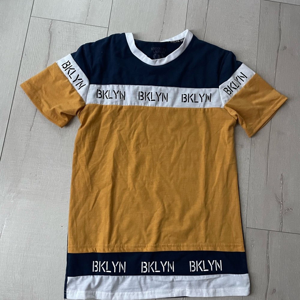 T shirt short sleeve size 10-12 boy
